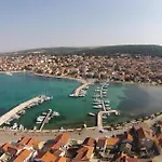 2 Bedroom Cozy Apartment In Bibinje Bibinje