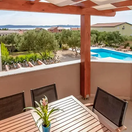 Apartman 2 Bedroom Cozy Apartment In Bibinje *