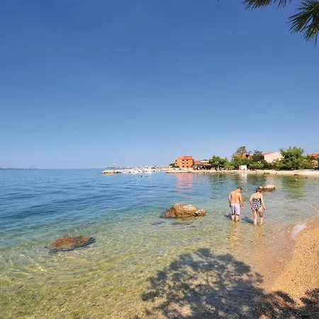 2 Bedroom Awesome Apartment In Bibinje Apartmán *