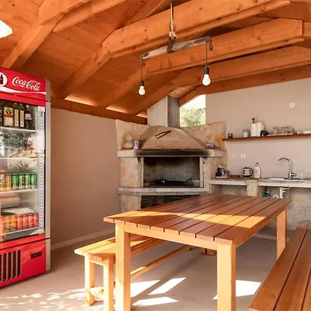 Appartamento 2 Bedroom Awesome Apartment In Bibinje