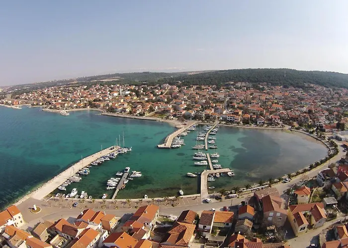 2 Bedroom Cozy Apartment In Bibinje Bibinje