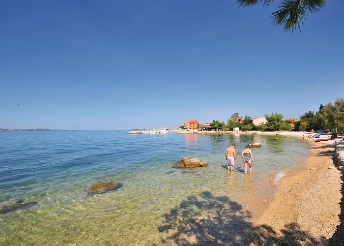 2 Bedroom Cozy Apartment In Bibinje Διαμέρισμα *