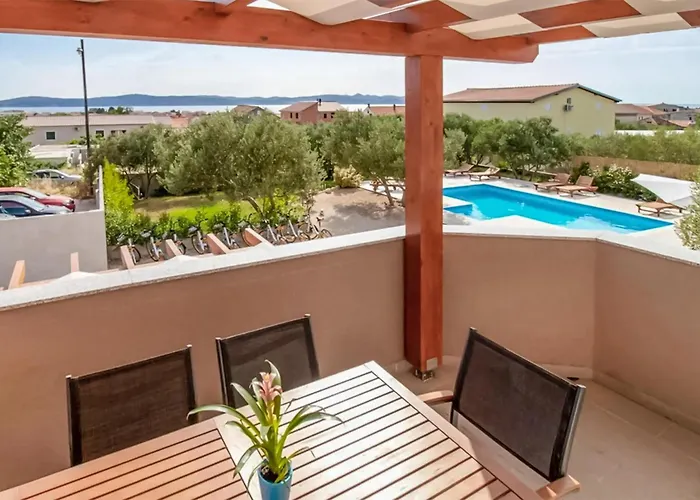 Διαμέρισμα 2 Bedroom Cozy Apartment In Bibinje *
